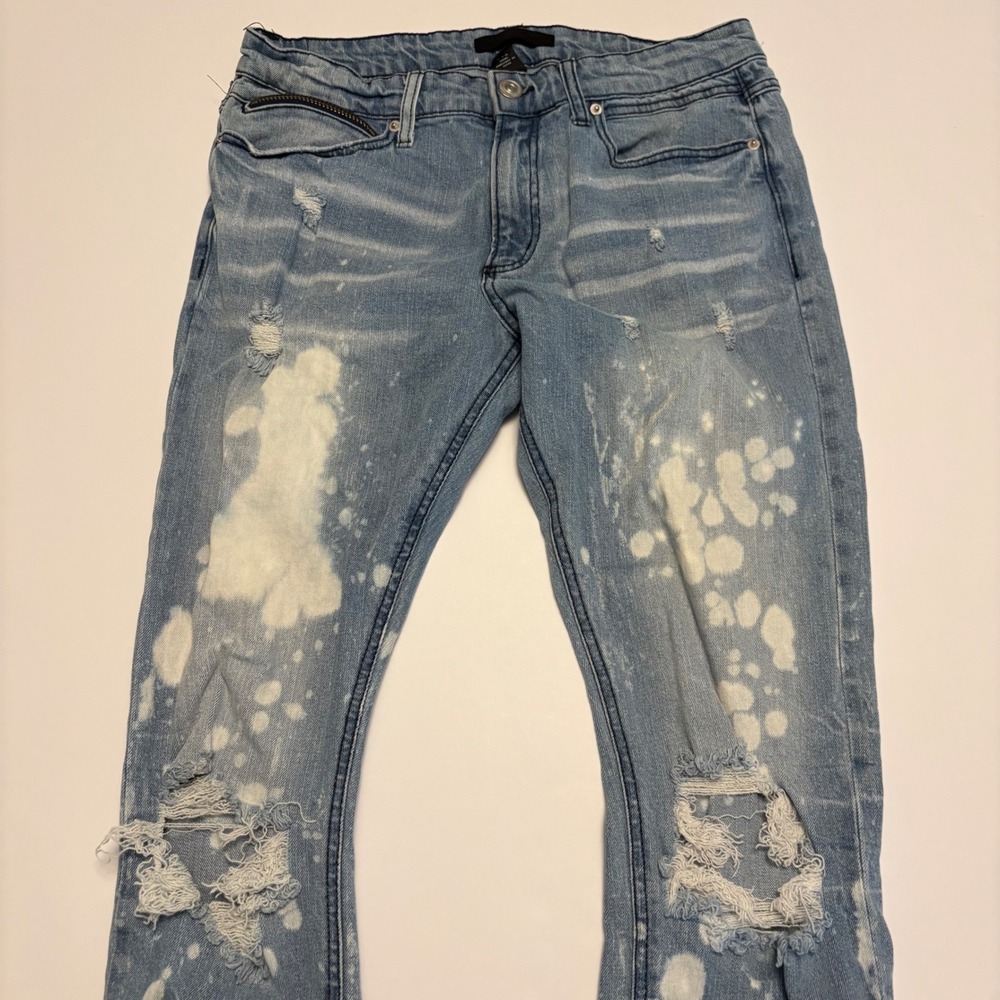 Forever 21 Jeans Mens 33 Light Blue Bleach Splatter Distressed Slim Fit Ripped
